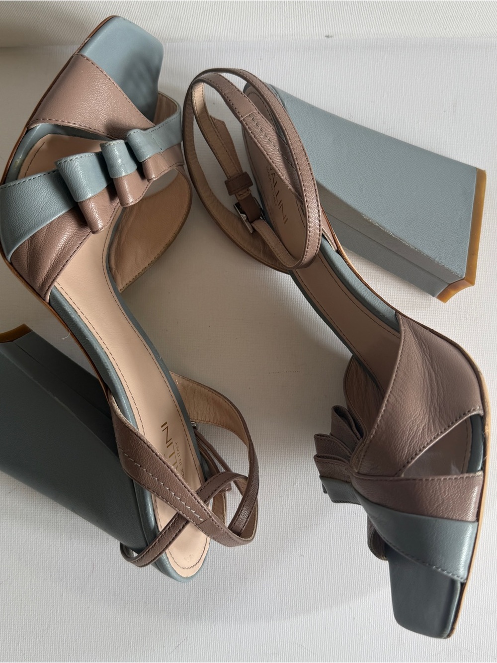 Cavallini Women's Taupe and Slate Blue Bow Slingback Heel Sandals Women Size 9 - Picture 5 of 13